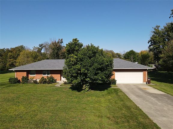 2nd image of 3528 Calumet Rd