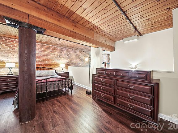 4th image of 201 S Hoskins Rd APT 129