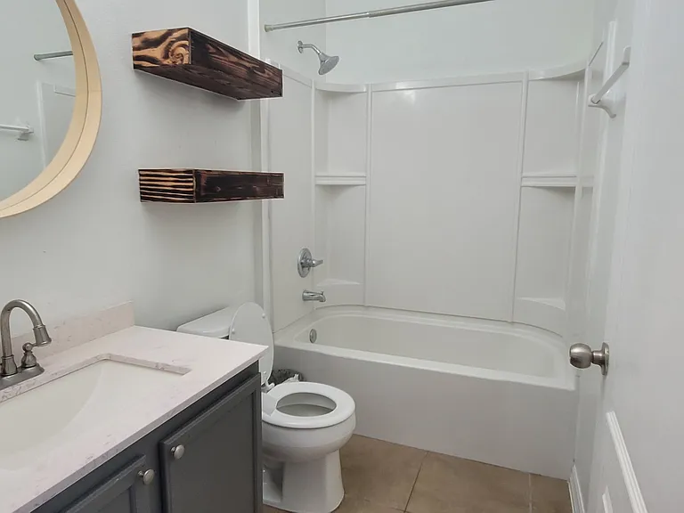 1800 Rufus King Dr — Photo 18