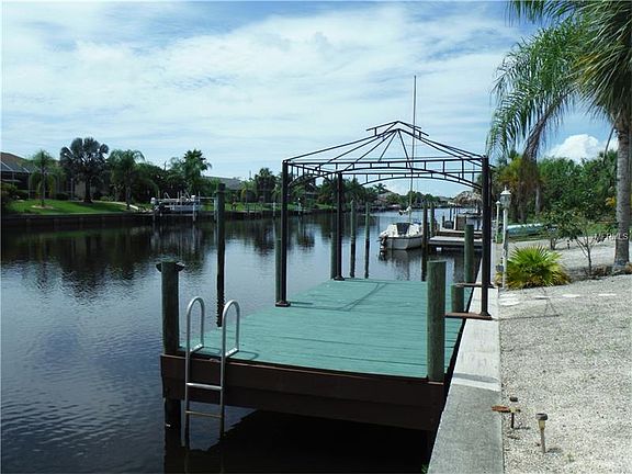 3rd image of 4122 Rose Arbor Cir