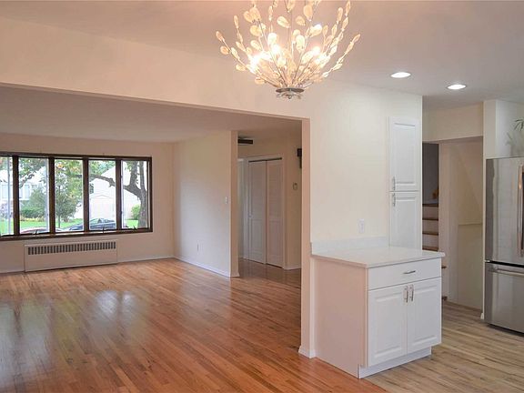 3rd image of 3760 Regent Ln