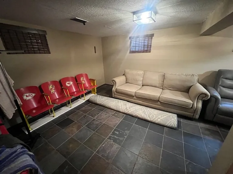 7020 Barkley St — Photo 8