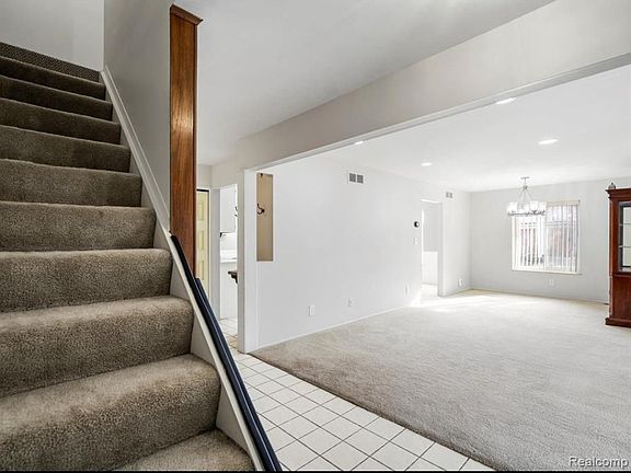 5th image of 32954 Barclay Sq