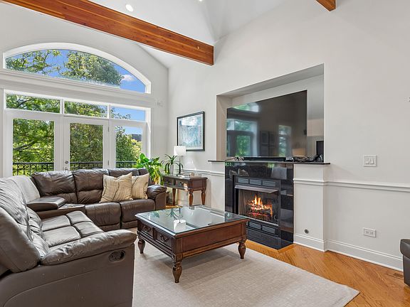 4th image of 1224 W Hubbard St #3