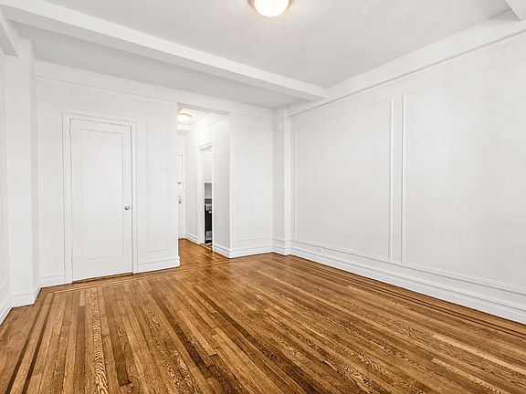 3rd image of 208 W 23rd St APT 1403