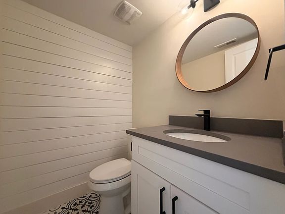 4th image of 1744 Cambridge Ave APT 10