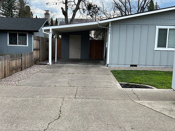 2nd image of 955 Park Ave