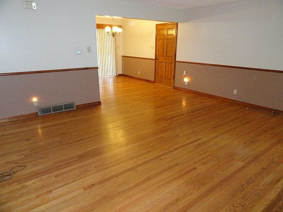2nd image of 398 Glover Ln