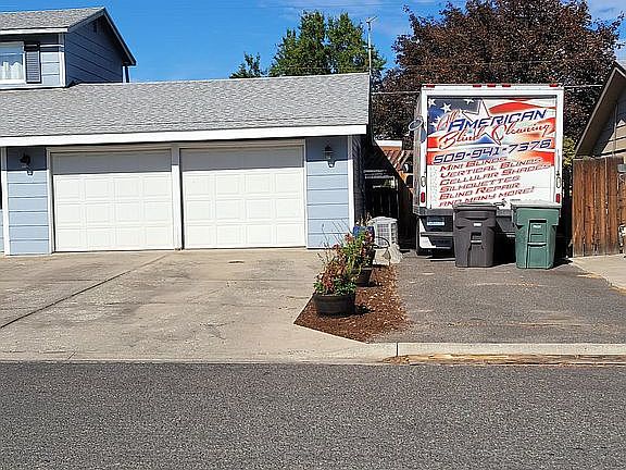 3rd image of 3105 Lila Ave