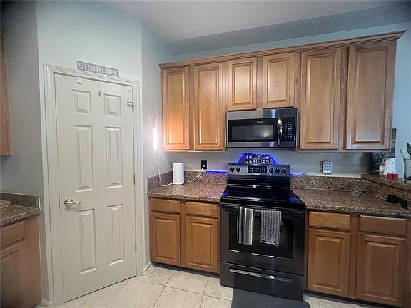 5th image of 332 Wooded Crossing Cir