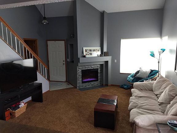 3rd image of 1845 Terraceview Ln N