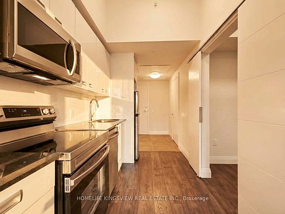 5th image of 652 Princess St #425