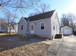 5902 Clark St, Des Moines, IA 50311