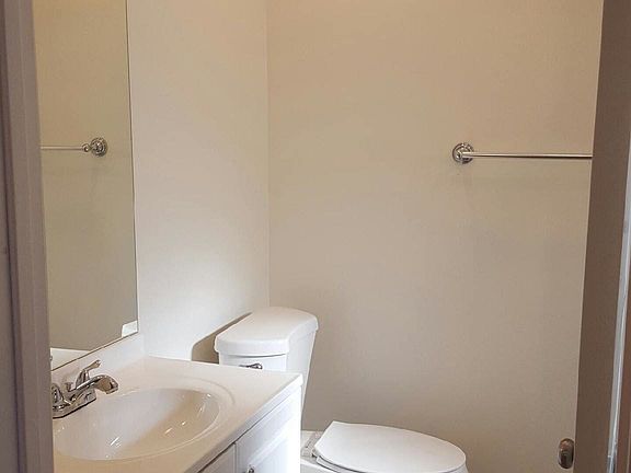4th image of 918 E California Ave #Downstairs
