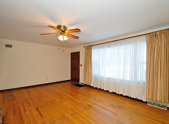 3rd image of 10161 W Pickford Ave