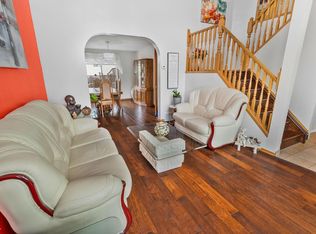 1238 Joyce Cres NW, Edmonton, AB T6L6V3