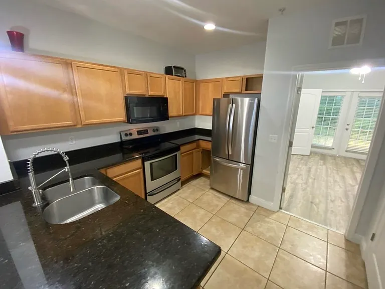 2950 SW 35th Pl #50 — Photo 12