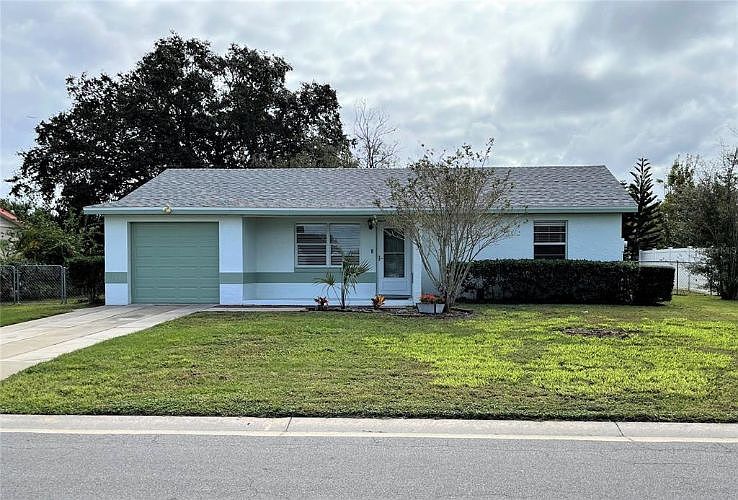 1st image of 324 Lariat Ln