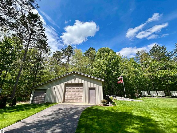 4th image of 18706 Cedar Run Rd