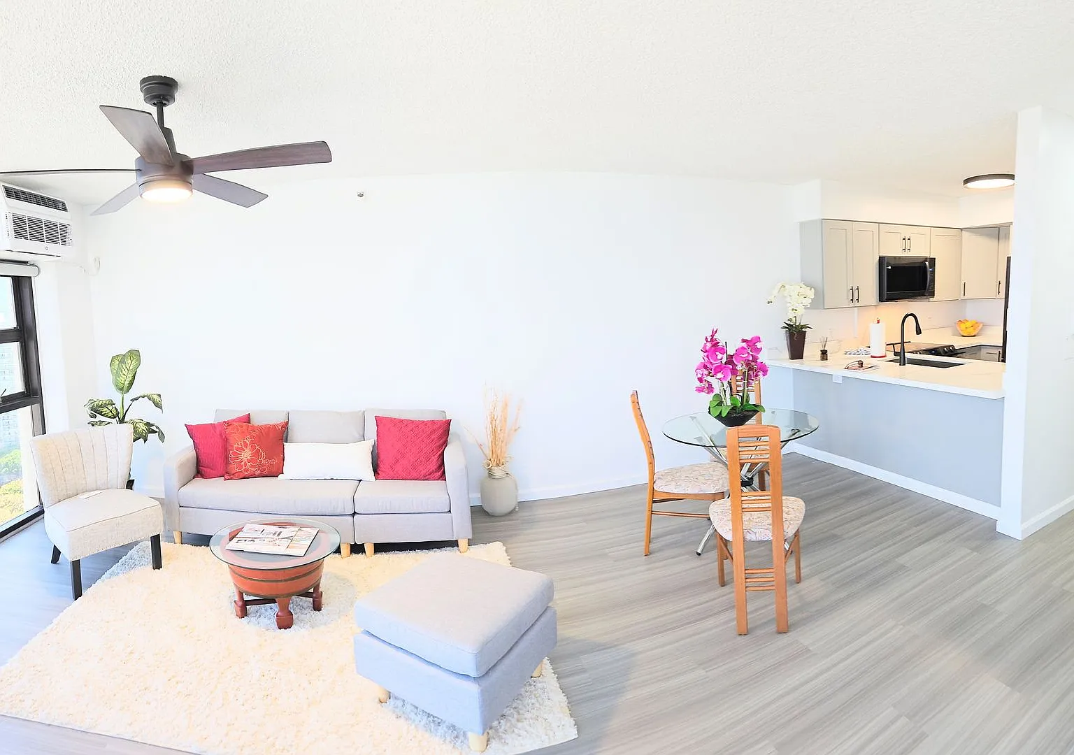 Ala Moana 1 Bedroom 1 Bathroom 2 Parking Condominium — Photo 1
