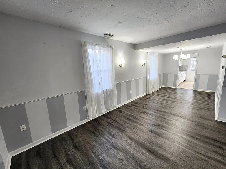 403 Erin Rd — Photo 8