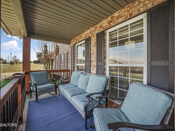 3rd image of 130 Flora Dr