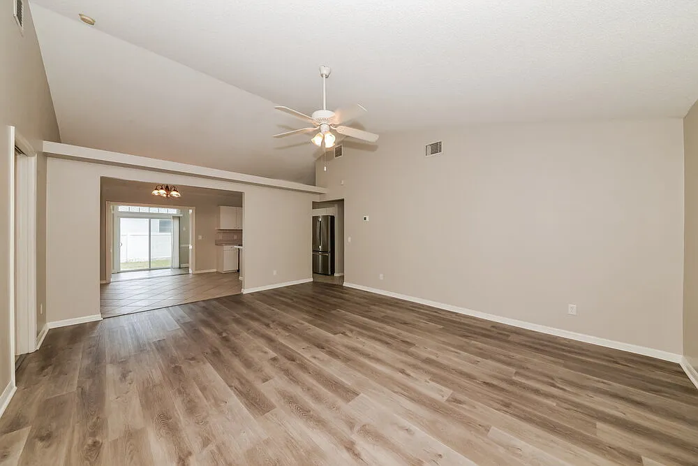 3 bed, 2.0 bath, 1535 sqft, $2,160 — Photo 4