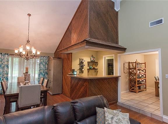 4th image of 4604 Riverforest Dr