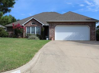 2205 E Maple Ridge Ave, Okmulgee, OK 74447