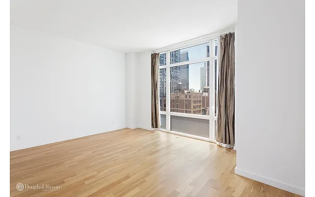 Rented by Douglas Elliman | media 14