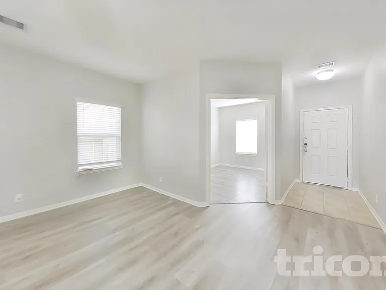 6103 Coleus St — Photo 2