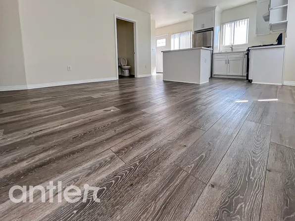 1022 1/2 W 42nd St #V1, Los Angeles, CA 90037