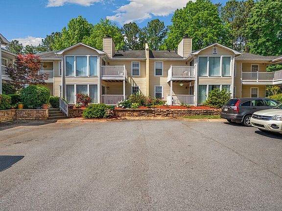 2nd image of 803 Augusta Dr SE