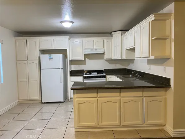 650 E 81st St, Los Angeles, CA 90001