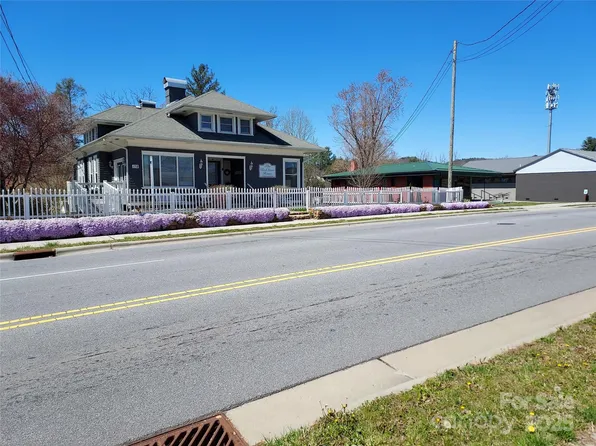 178 S Caldwell St, Brevard, NC 28712