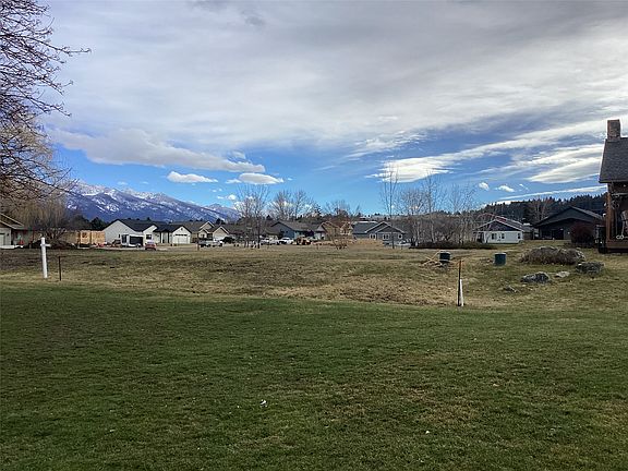 2nd image of 403 White Fox Run