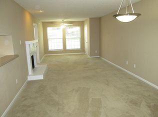 2107 County Cork Dr APT 3, Chesterfield, MO 63017