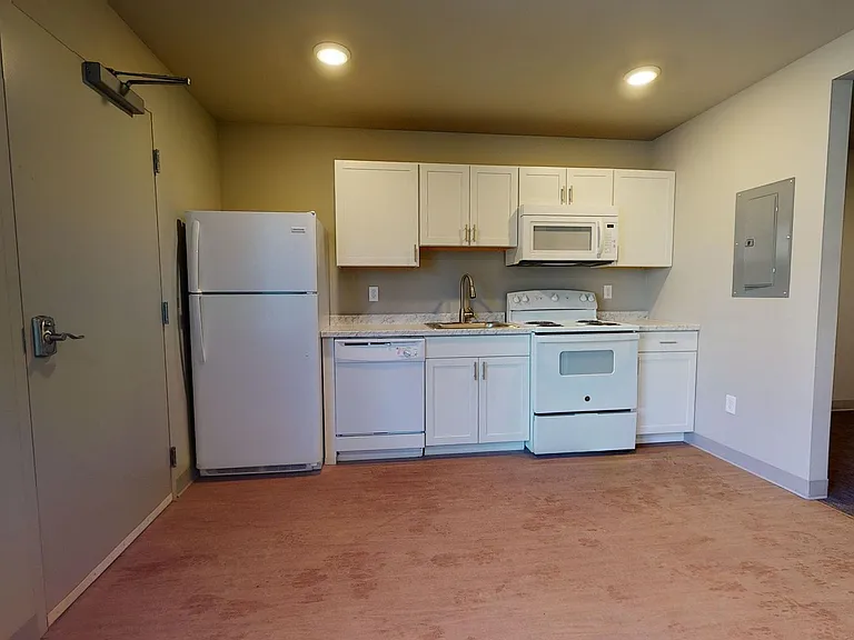 327 W Seneca — Photo 26