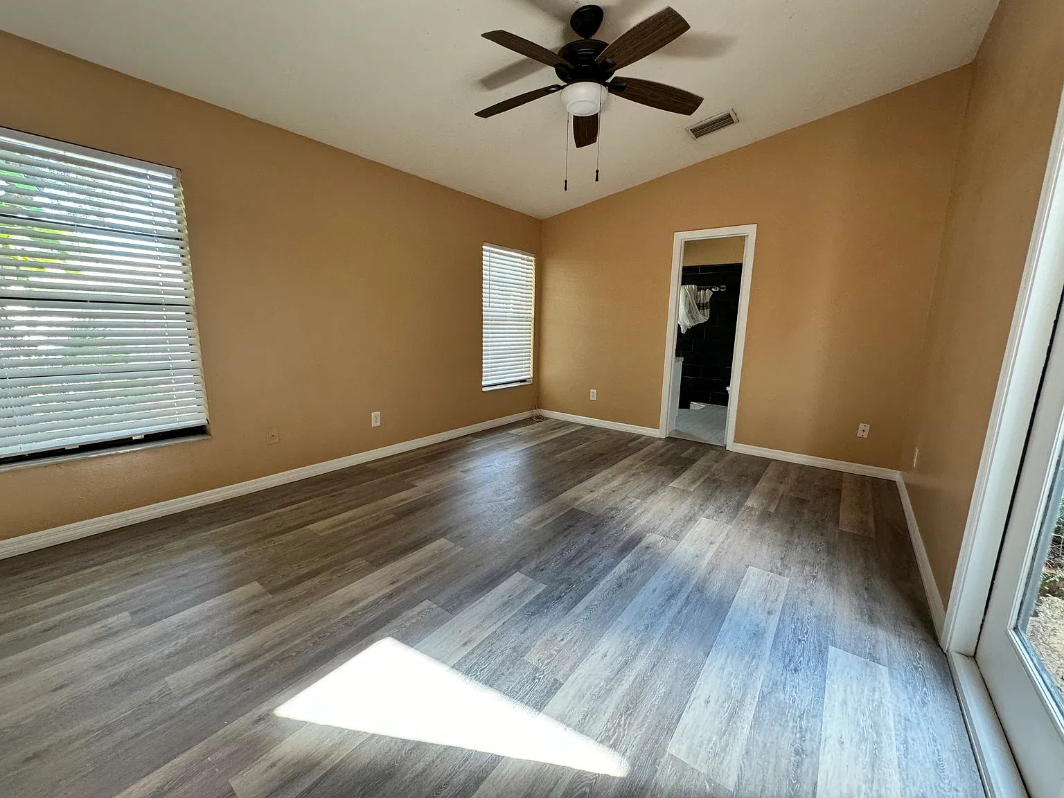 364 Copperstone Cir — Photo 3