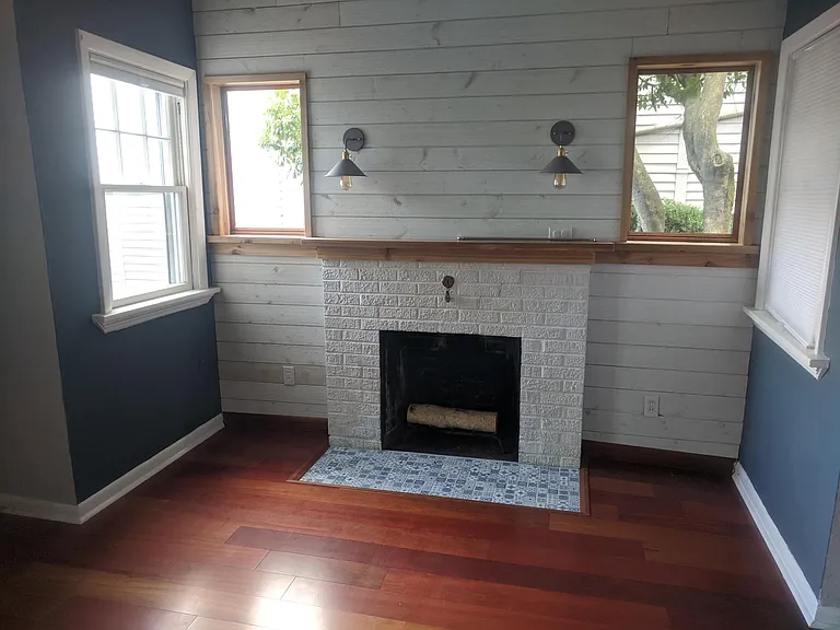7010 SW Brier Pl — Photo 2