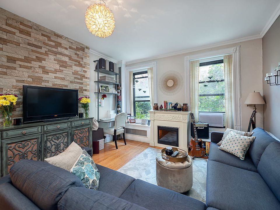 1st image of 3E Manhattan Ave