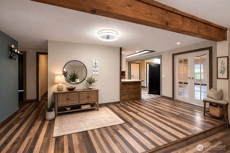 4th image of 329 Sextans Avenue SW