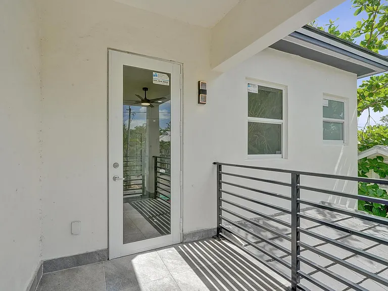 1213 W Las Olas Blvd — Photo 16