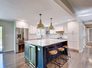 393 Weir St, Glastonbury, CT 06033