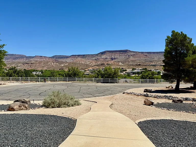 1425 S Staghorn St — Photo 36