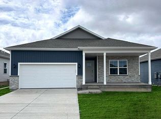 595 Raccoon St, Waukee, IA 50263