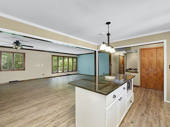 5th image of 7831 Dogwood Ln
