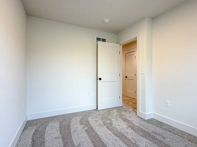 273 Locust St — Photo 23