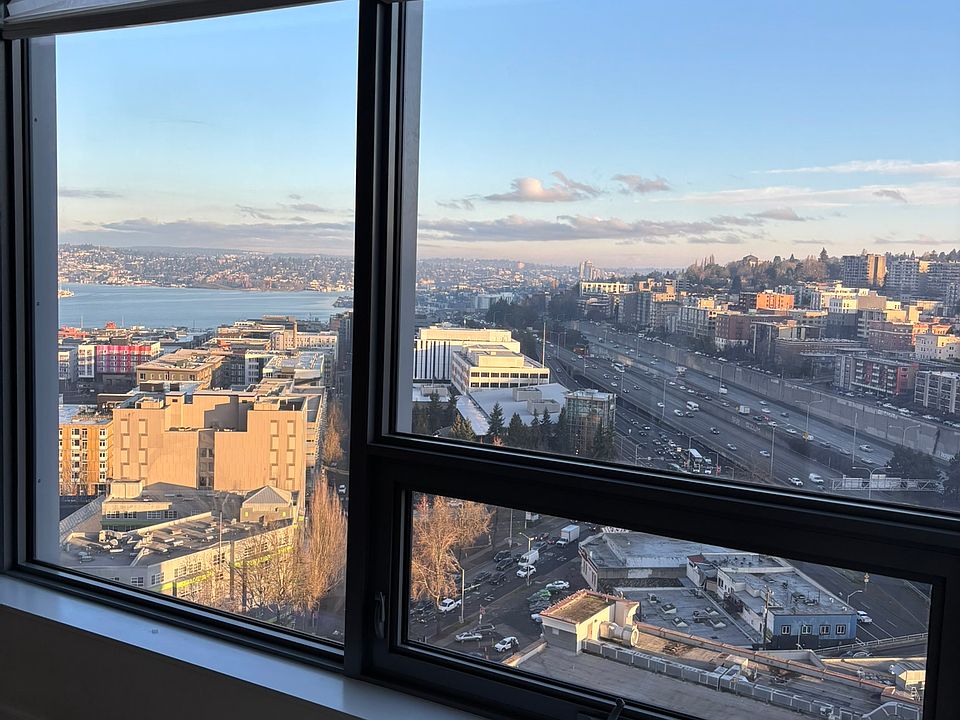 View from the unit room 2210 (floor 22)