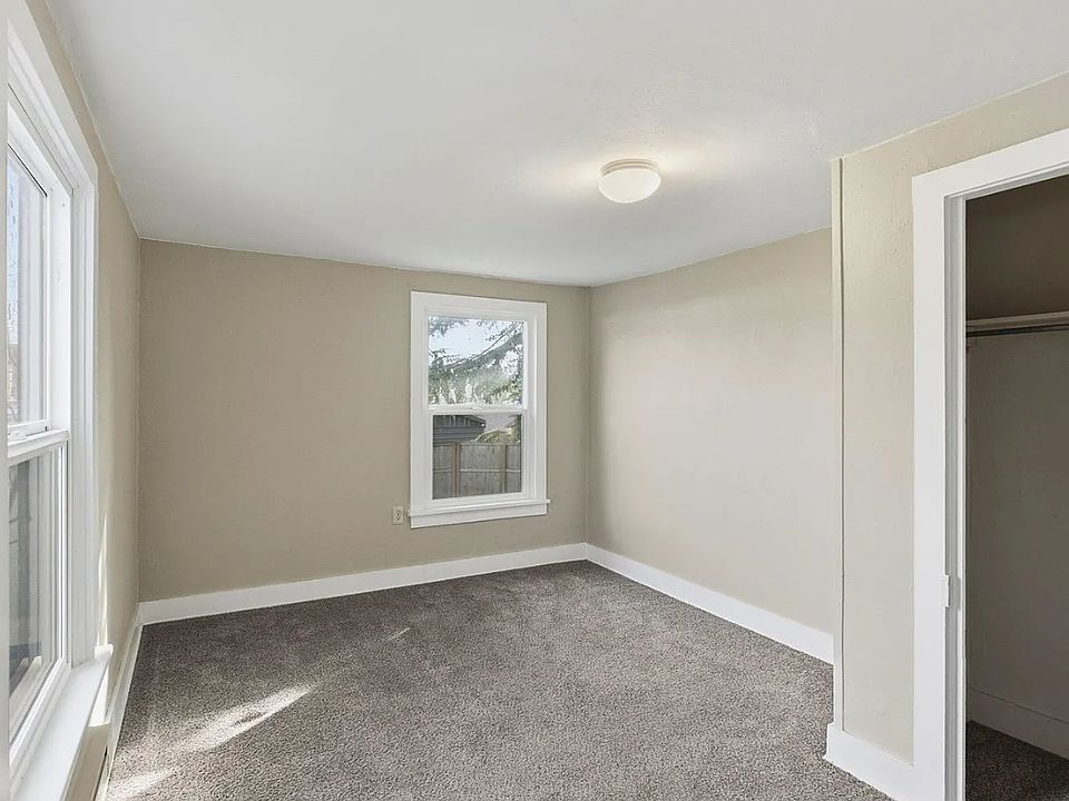 2nd image of 103 2nd St #103